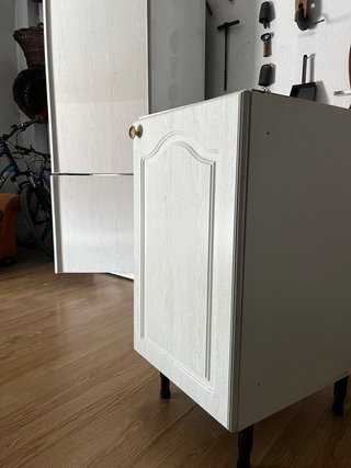 Mueble de cocina madera blanco y oro