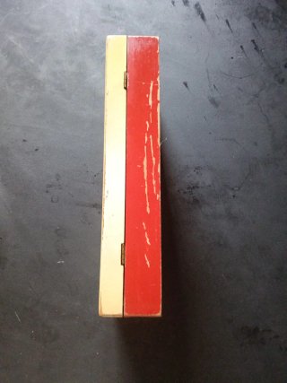 Caja antigua para organizar sellos