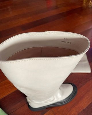 Botas altas Tod's piel blancas con suela negra