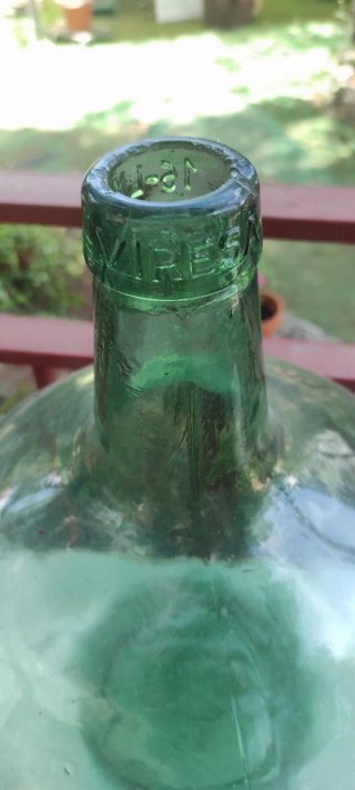 Dos Damajuanas de cristal verde azulado