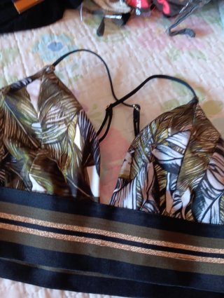 Bikini H&M hojas tropicales