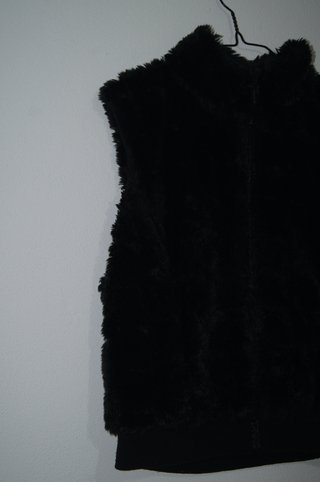 Colete preto pelo sintético tamanho L