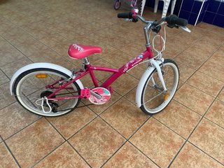 Bicicleta infantil rosa BTWIN