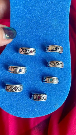 Anillos plateados étnicos ajustables