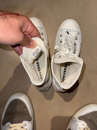 Converse Blancas con Mariposas