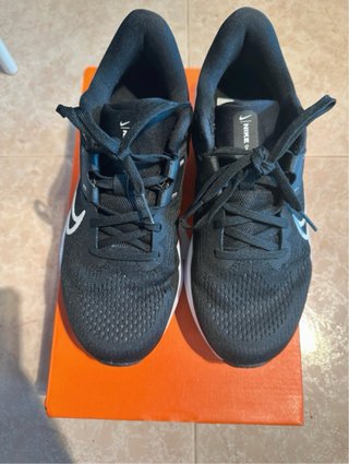 Zapatillas Nike Negras y Blancas