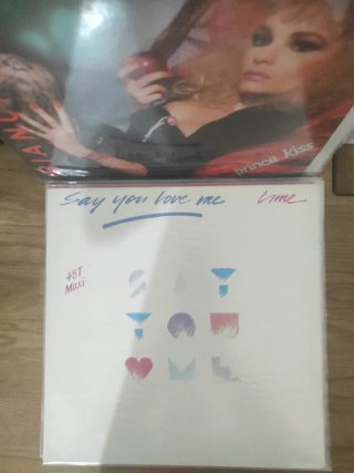 Maxi Single 4 x 24 euros