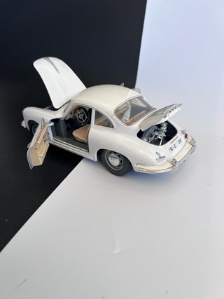 Porsche 356 B 1/18 Burago (1951)
