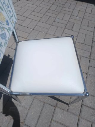Mesa extensible con 4 sillas
