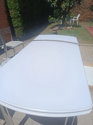 Mesa extensible con 4 sillas