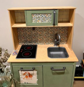 Cocinita de juguete de madera