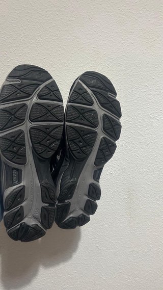 Zapatillas deportivas negras y grises Talla 42