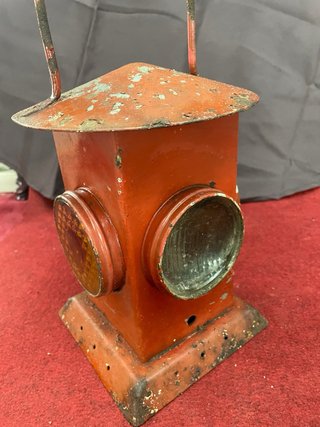 farol de señalización ferroviaria antiguo