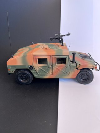 Hummer 1/18 Maisto