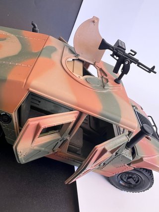 Hummer 1/18 Maisto