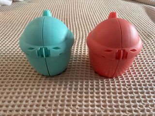 2 Bebés Llorones con Casita