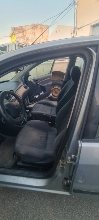 Ford Focus Gris 5 Puertas