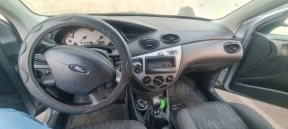 Ford Focus Gris 5 Puertas