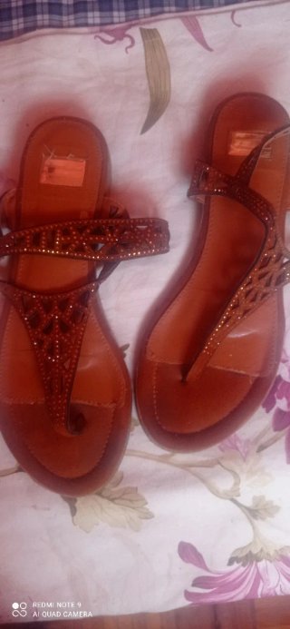 Sandalias de mujer con pedrería