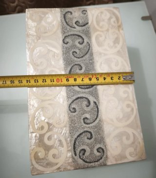 Caja decorativa nacarada con purpurina