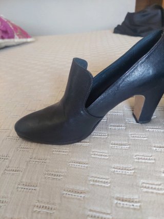 Zapatos de tacón de piel negros
