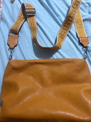 Bolso amarillo mostaza con estampado