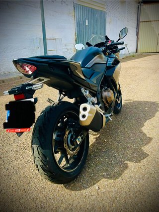 Honda CBR500R Negra y Plateada