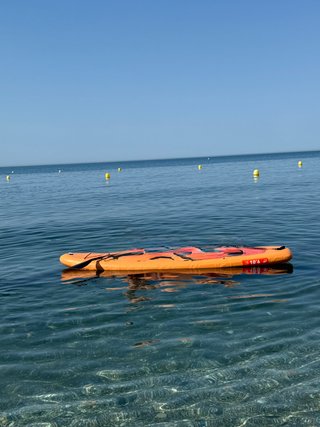 Tabla de pádel surf naranja con accesorios