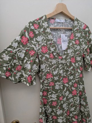 Vestido Mango floral verde y rosa Talla XXS