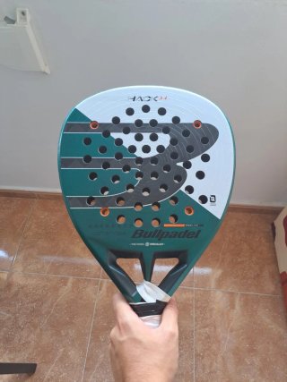 Pala de pádel Bullpadel Hack 04