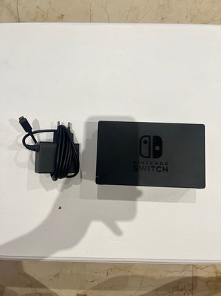 Nintendo Switch y 2 Joy-Con multicolor