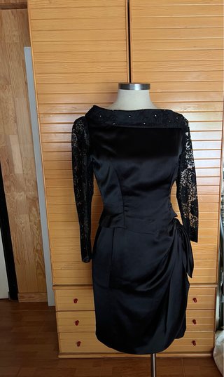 Vestido negro elegante con encaje