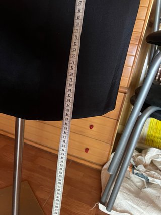 Vestido negro elegante con encaje