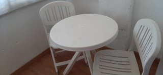 Mesa y 2 Sillas Jardín Plástico Blancas