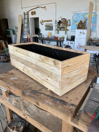 Jardinera de madera grande