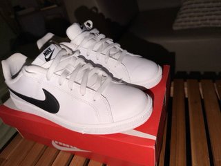 Zapatillas Nike Court Royale Blancas y Negras