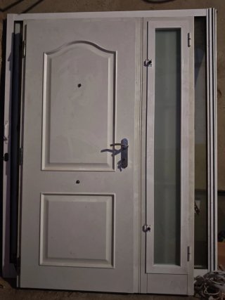 Puerta de entrada 133x210