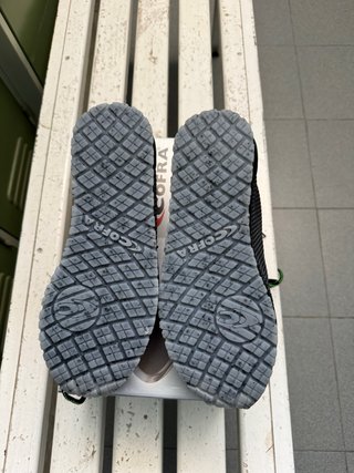 Botas de seguridad Cofra negras Talla 41. Nuevas.