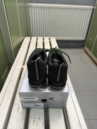 Botas de seguridad Cofra negras Talla 41. Nuevas.