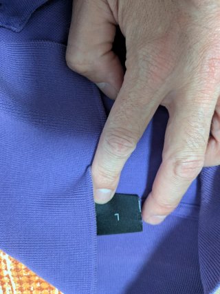 Polo Hugo Boss Morado en perfecto estado