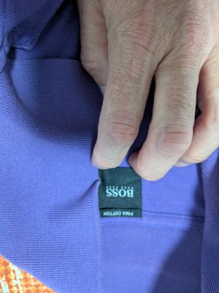 Polo Hugo Boss Morado en perfecto estado