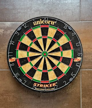 Diana de dardos Unicorn Striker