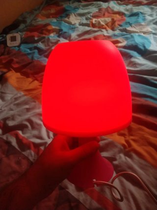 Lámpara de mesa rosa-roja