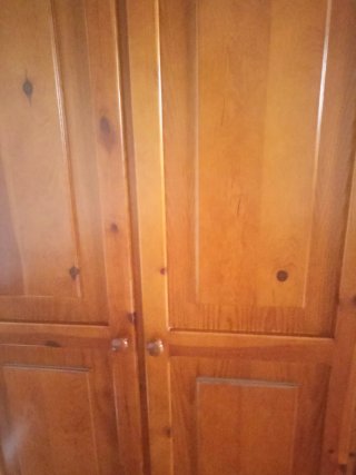 Armario madera pino 3 puertas en excelente estado