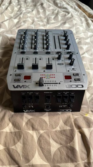 ¡Bajada de precio! Mesa de mezclas Behringer VMX30