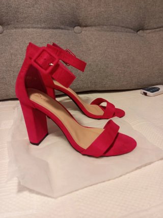 Sandalias y cartera fiesta rosa fucsia