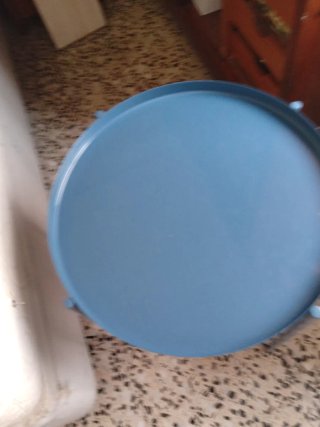 Mesa auxiliar redonda azul