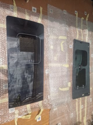 Juego de 2 ventanas laterales Es una ford transit