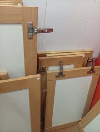Puertas de cocina madera y blanco