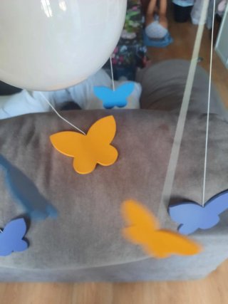 Lámpara infantil mariposas y flor